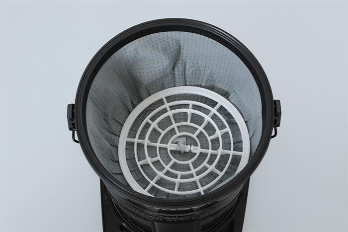 Máy hút bụi công nghiệp Panasonic MC-YL637SN49 Màu Đen