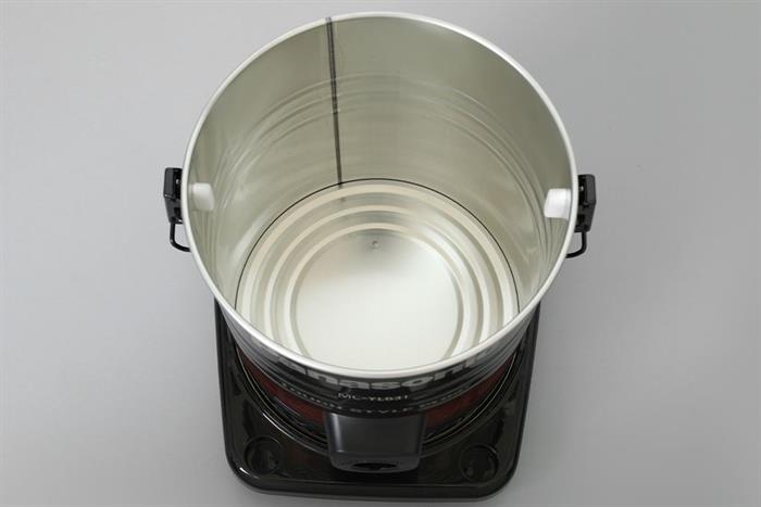 Máy hút bụi công nghiệp Panasonic MC-YL635TN46 Màu Đen - Vàng đồng