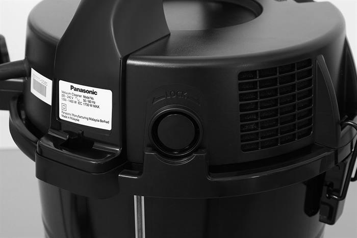 Máy hút bụi công nghiệp Panasonic MC-YL635TN46 Màu Đen - Vàng đồng
