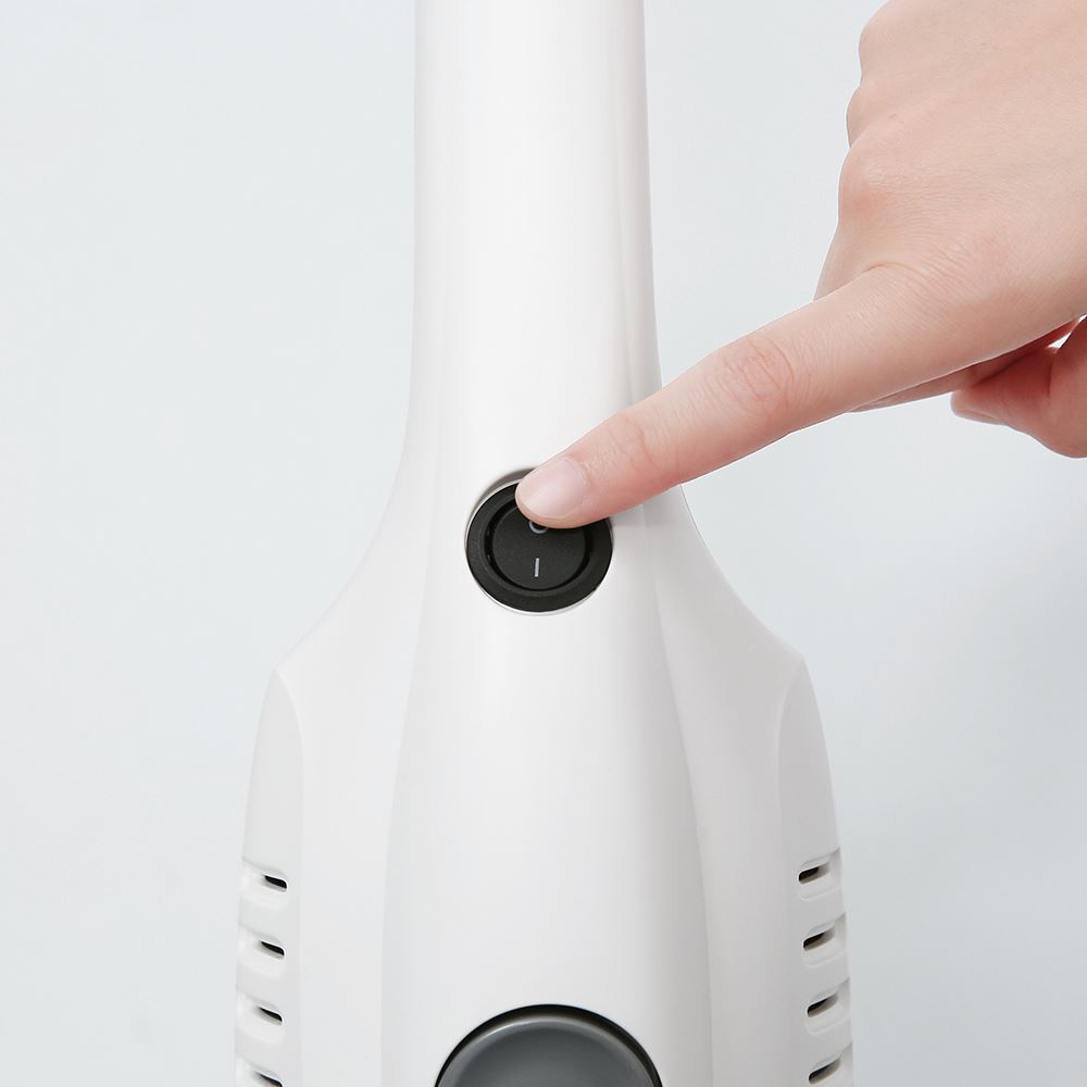 Máy hút bụi cầm tay AQUA AQS-CCX600R(W)-VN Màu Trắng