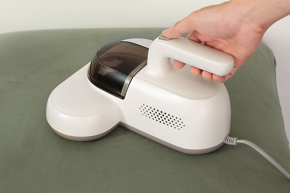 Máy hút bụi đệm giường Bear VC-4H04A Màu Trắng
