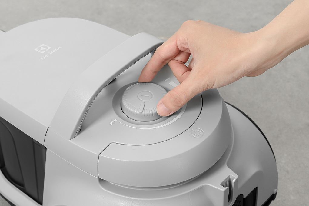 Máy hút bụi dạng hộp Electrolux Clean 500 EFC52614 Màu Xám