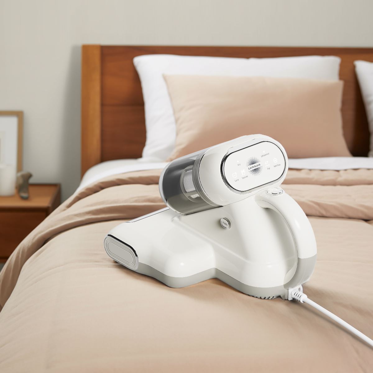 Máy hút bụi đệm giường Lock&Lock ENV818IVY Màu Trắng