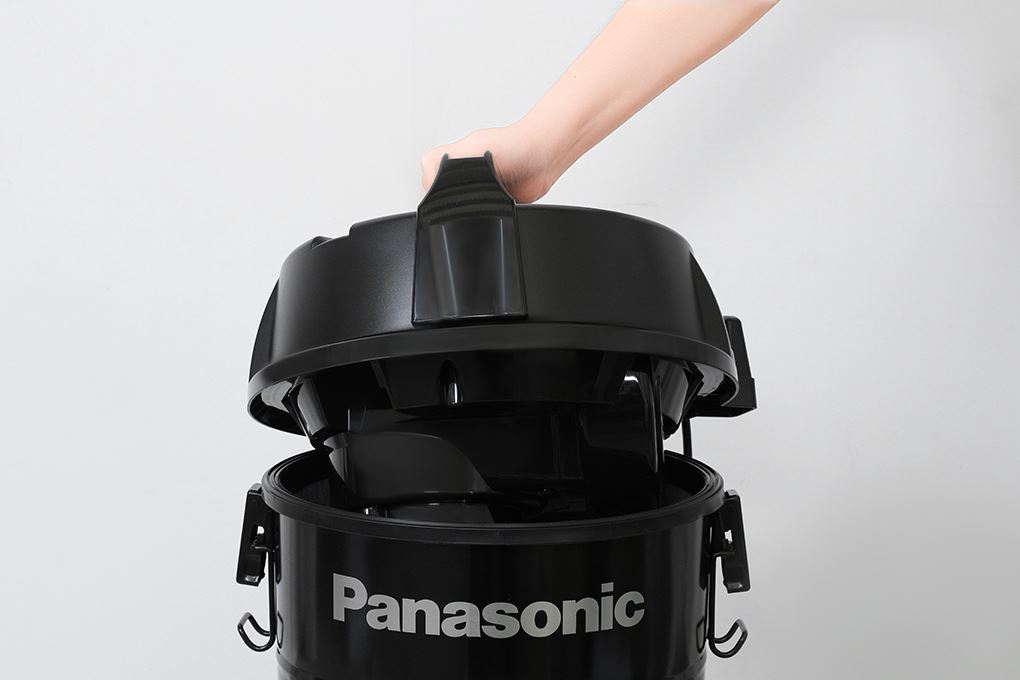 Máy hút bụi công nghiệp Panasonic MC-YL631RN46 Màu Đen - Đỏ