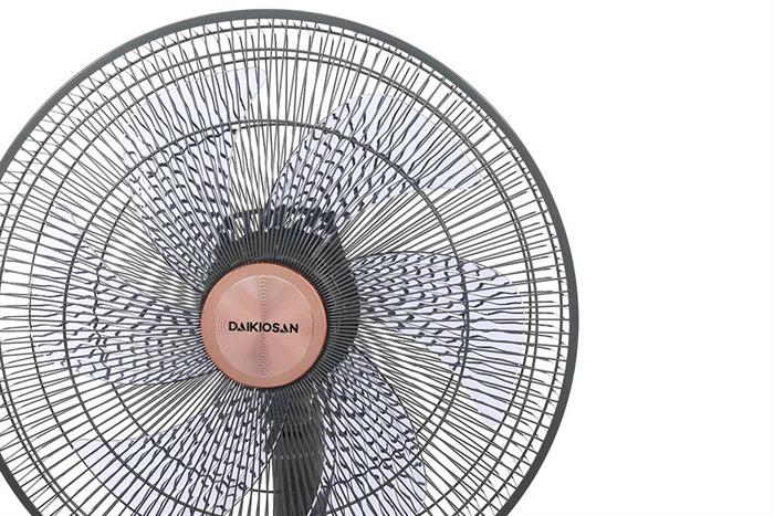 Quạt đứng Daikiosan 6 cánh DQ102 70W - Xám Màu Xám