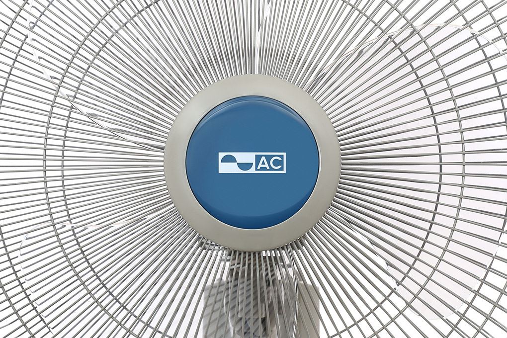 Quạt treo tường AC 3 cánh AWF04A163 55W Màu Xám
