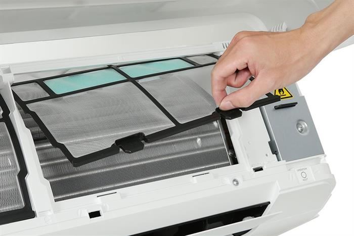 Máy lạnh Toshiba Inverter 1.5 HP RAS-H13Z1KCVG-V Màu Trắng