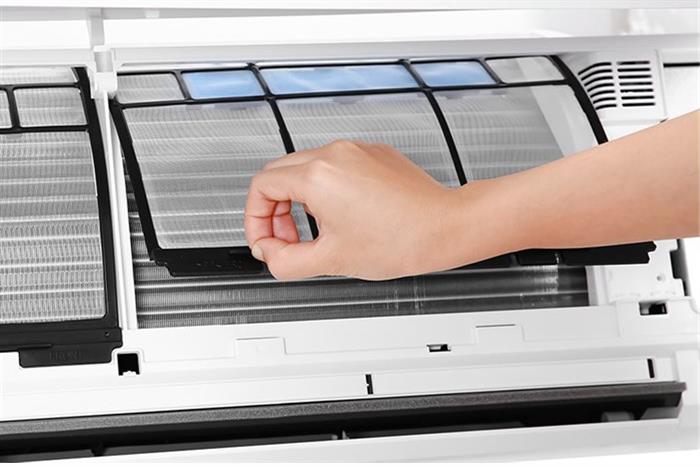 Máy lạnh Toshiba Inverter 2.5 HP RAS-H24F2KCVSG-V Màu Trắng