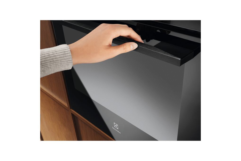 Lò nướng âm Electrolux KOIGE00H2 72 lít Màu Đen