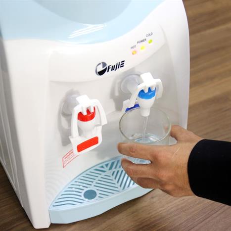 Cây nước nóng lạnh mini FujiE WD1080E 615W Màu Trắng - Xanh