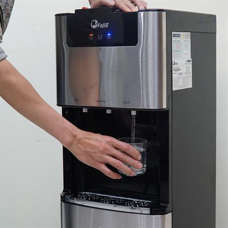 Cây nước nóng lạnh FujiE WD7500C 600W Màu Đen - Xám