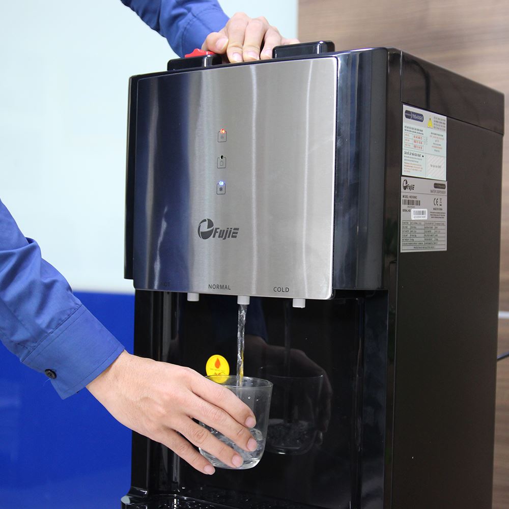 Cây nước nóng lạnh FujiE WD5500C 585W Màu Đen - Xám