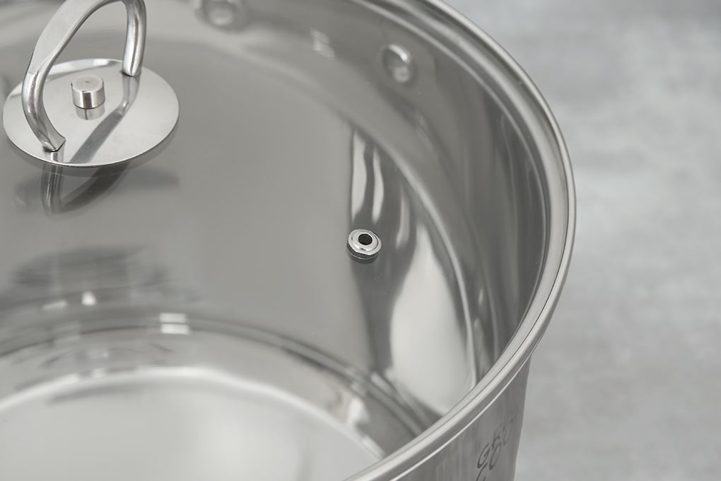 Nồi luộc gà inox 5 đáy nắp kính 28 cm Green Cook GCS243-28IH Màu Inox