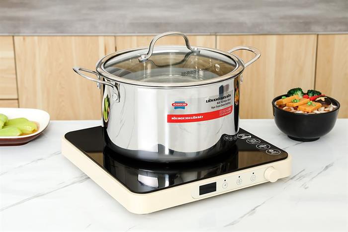 Nồi Inox 3 lớp nguyên khối nắp kính 24 cm Sunhouse SHG706-24 Màu Inox