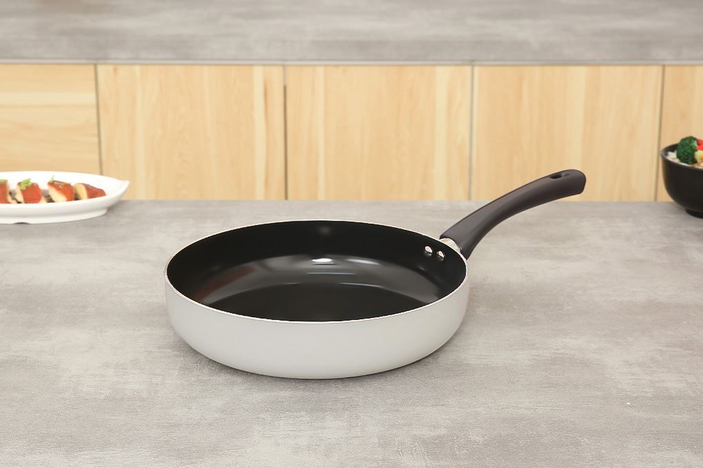 Chảo nhôm chống dính đáy từ 28 cm Elmich Smartcook SM5708MN Màu Xanh Bạc Hà