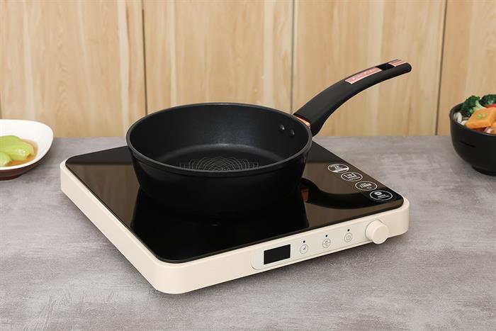 Chảo nhôm chống dính Ultra titanium đáy từ 20 cm Sunhouse ST20B Màu Đen