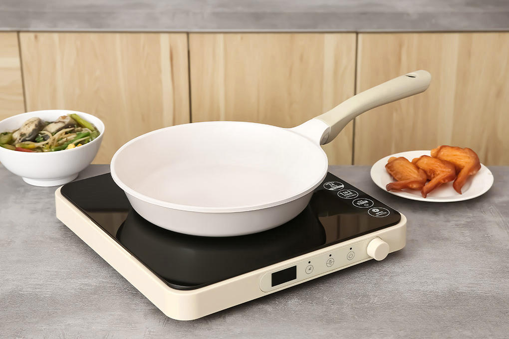 Chảo nhôm chống dính vân đá đáy từ 24 cm Inochi Omi Simple HIN.CHOS.VD24 Màu Trắng