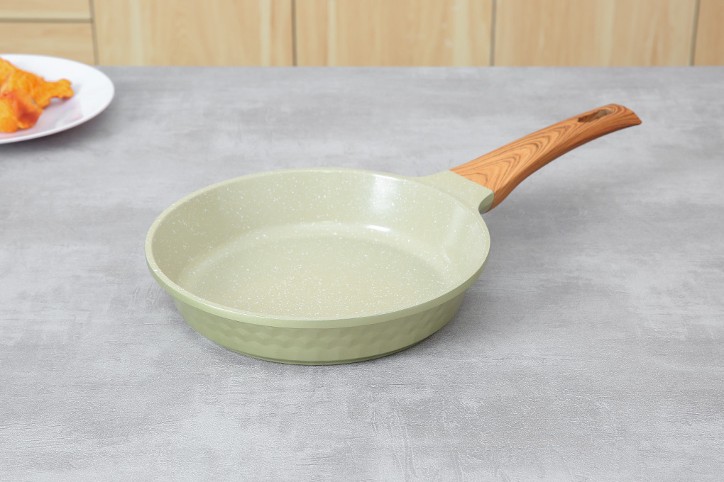 Chảo nhôm chống dính vân đá đáy từ 24 cm Delites LY-DCF5324 Màu Vàng