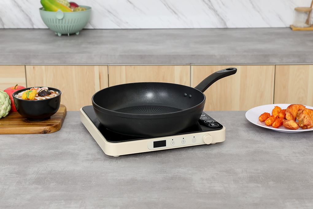 Chảo nhôm chống dính đáy từ 28 cm Tefal Flavor Force E2770674 Màu Đen