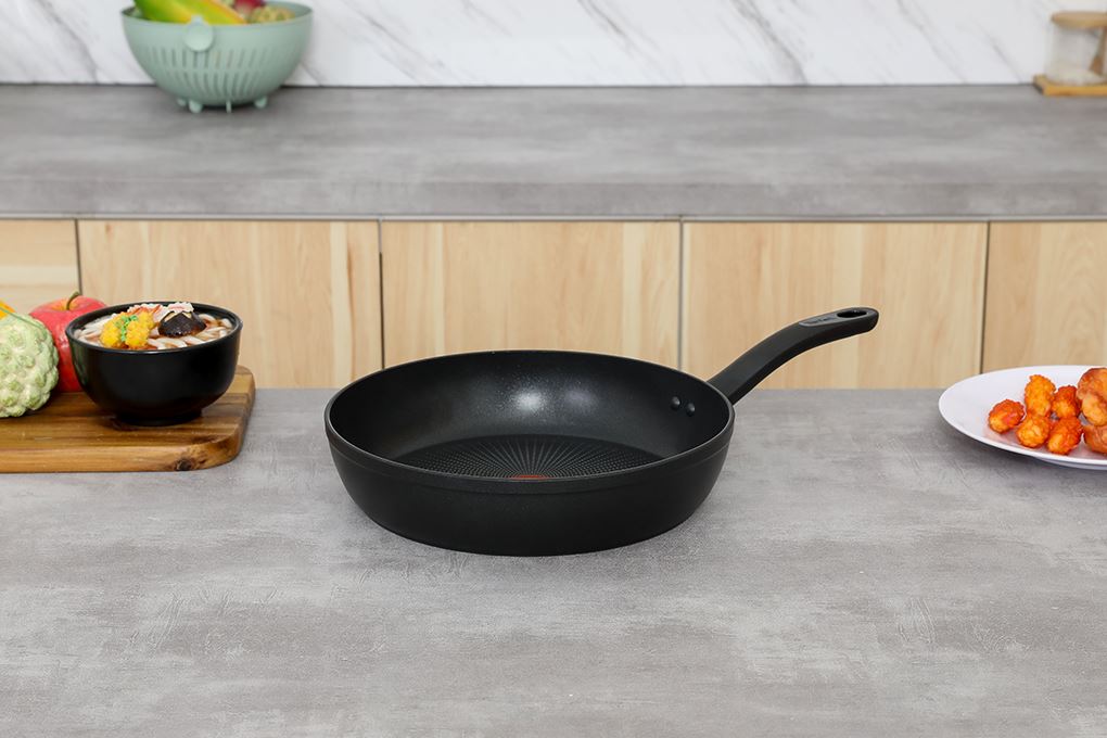 Chảo nhôm chống dính đáy từ 28 cm Tefal Flavor Force E2770674 Màu Đen
