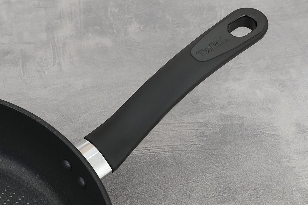 Chảo nhôm chống dính đáy từ 28 cm Tefal Flavor Force E2770674 Màu Đen