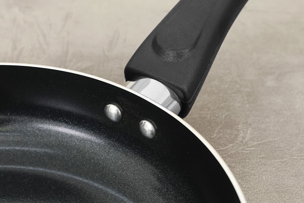 Chảo nhôm chống dính đáy từ 24 cm Elmich Smartcook SM5962LY24 Màu vàng