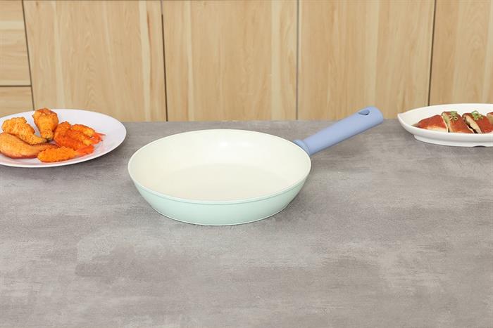 Chảo nhôm chống dính đáy từ 24 cm Green Cook GCP2527-24IH Màu Xanh Dương