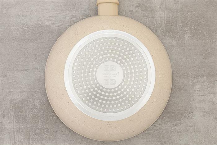 Chảo nhôm sâu chống dính đáy từ 24 cm Lock&Lock CAW2475IH Màu Màu be