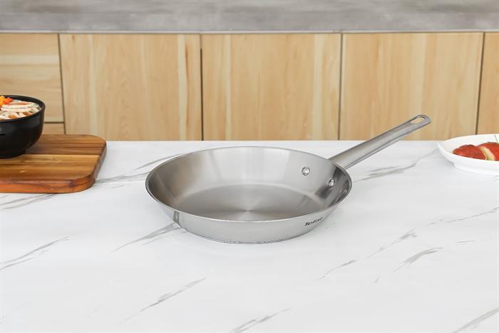 Chảo inox đáy từ 26 cm Tefal Professional B9210595 Màu Inox