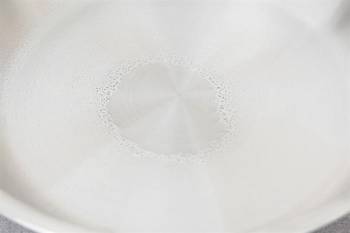 Chảo inox nguyên khối đáy từ 20 cm Inochi Omi Gourmet HIN.CRIN.GM20 Màu Bạc