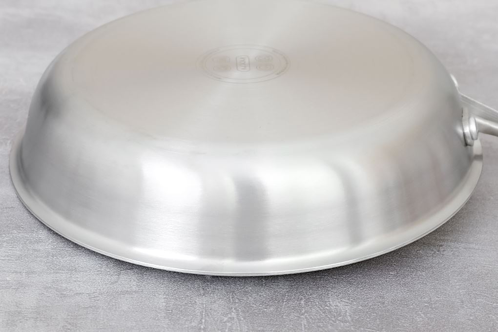 Chảo inox nguyên khối đáy từ 24 cm Inochi Omi Gourmet HIN.CRIN.GM24 Màu Bạc
