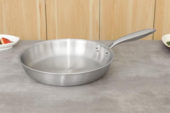 Chảo inox nguyên khối đáy từ 28 cm Inochi Omi Gourmet HIN.CRIN.GM28 Màu Bạc