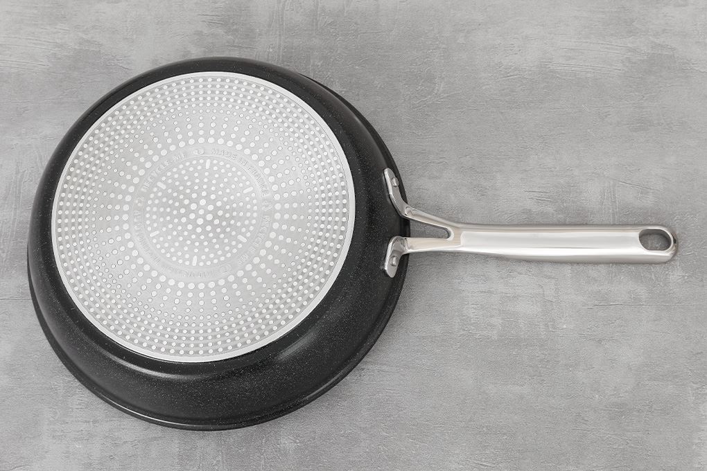 Chảo nhôm chống dính đáy từ 28 cm Tefal Excellence G2150623 Màu Đen
