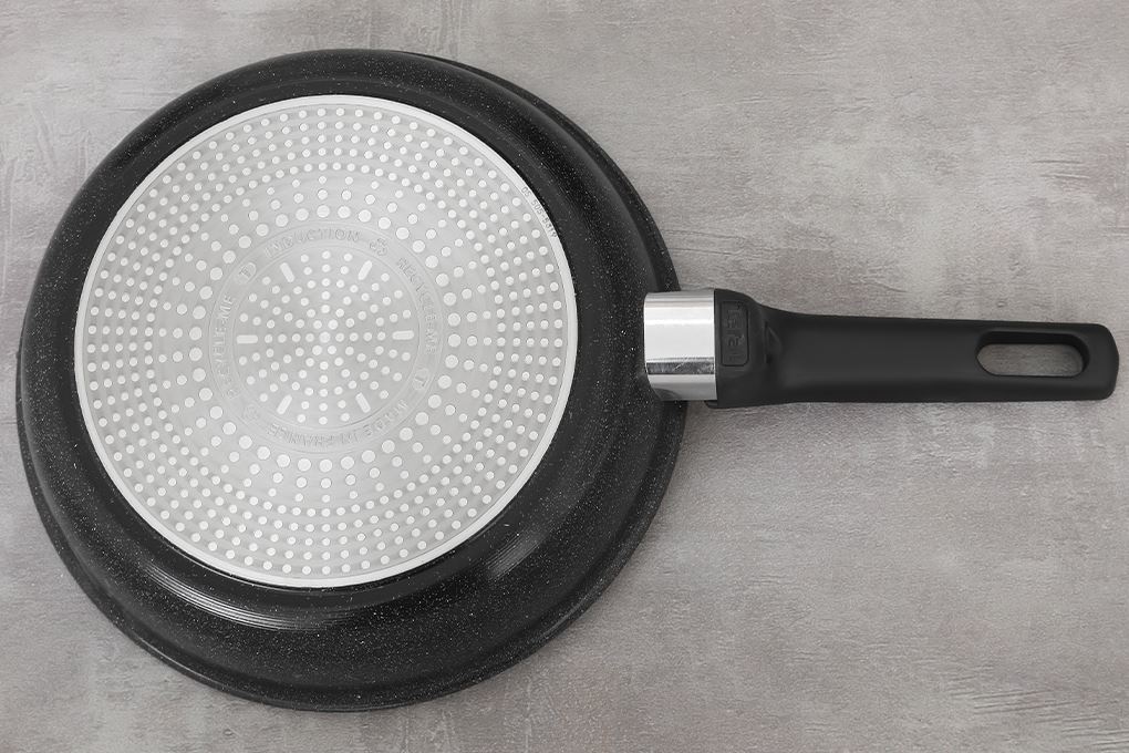 Chảo nhôm chống dính đáy từ 24 cm Tefal Expertise G2020432 Màu Đen