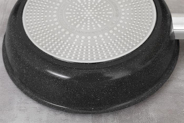 Chảo nhôm chống dính đáy từ 24 cm Tefal Expertise G2020432 Màu Đen