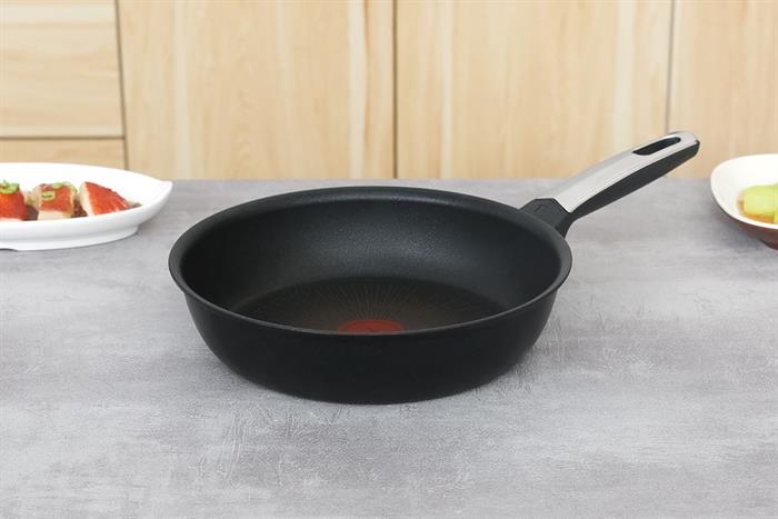 Chảo nhôm chống dính đáy từ 24 cm Tefal Excellence Fusion G3380402 Màu Đen