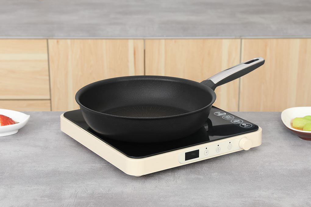 Chảo nhôm chống dính đáy từ 26 cm Tefal Excellence Fusion G3380502 Màu Đen
