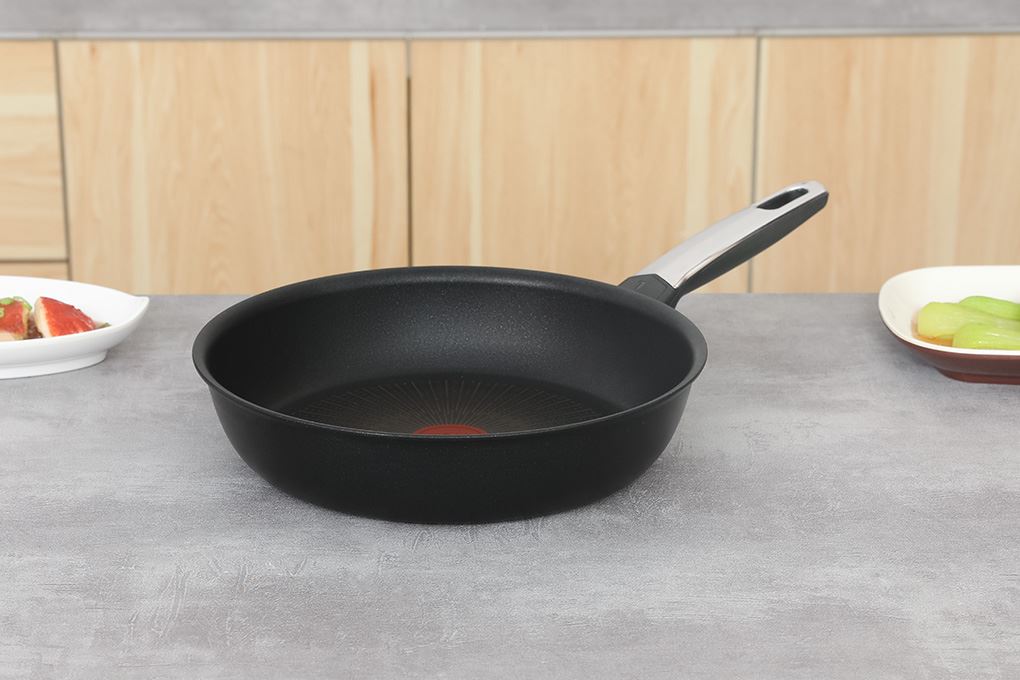 Chảo nhôm chống dính đáy từ 26 cm Tefal Excellence Fusion G3380502 Màu Đen