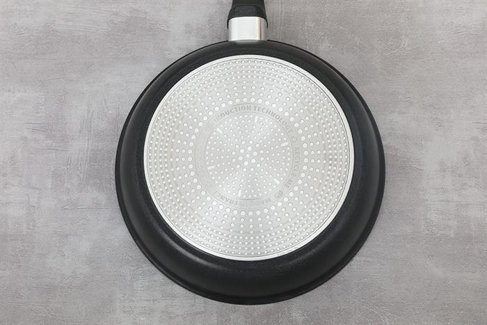 Chảo nhôm chống dính đáy từ 26 cm Tefal Excellence Fusion G3380502 Màu Đen