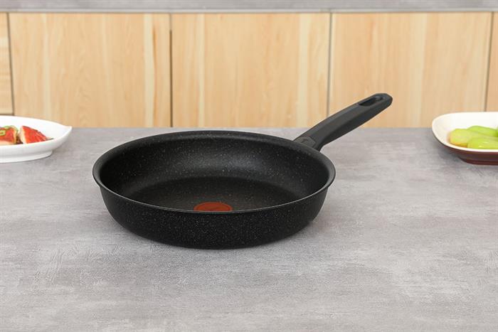 Chảo nhôm chống dính đáy từ 26 cm Tefal Expertise G3210532 Màu Đen