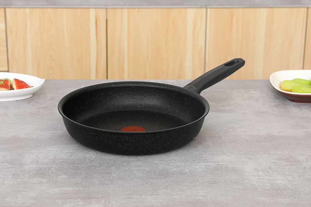 Chảo nhôm chống dính đáy từ 26 cm Tefal Expertise G3210532 Màu Đen