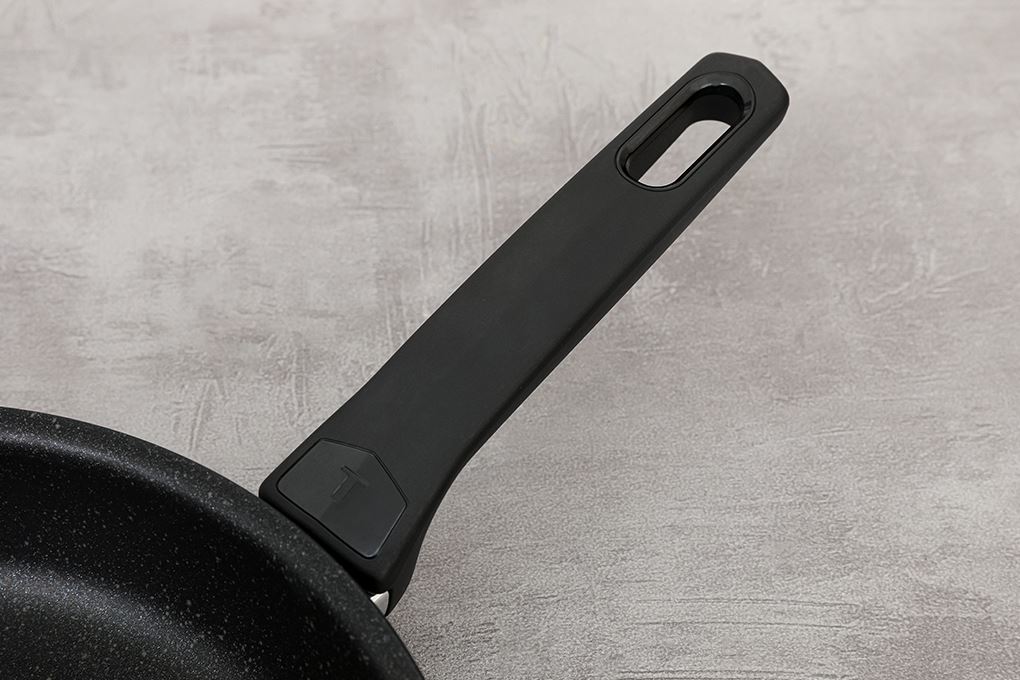 Chảo nhôm chống dính đáy từ 26 cm Tefal Expertise G3210532 Màu Đen