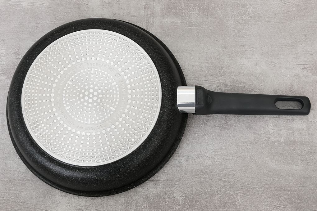 Chảo nhôm chống dính đáy từ 26 cm Tefal Expertise G3210532 Màu Đen