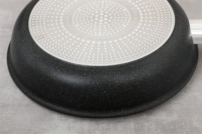 Chảo nhôm chống dính đáy từ 26 cm Tefal Expertise G3210532 Màu Đen