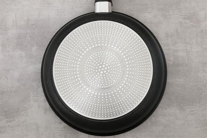 Chảo nhôm chống dính đáy từ 28 cm Tefal G3210602 Màu Đen