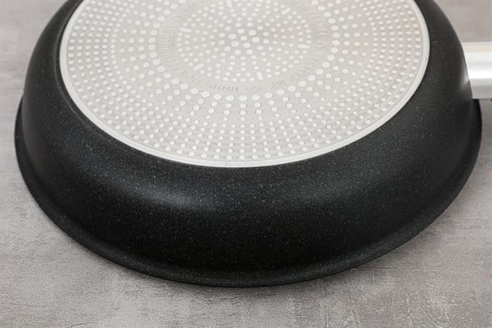 Chảo nhôm chống dính đáy từ 28 cm Tefal G3210602 Màu Đen