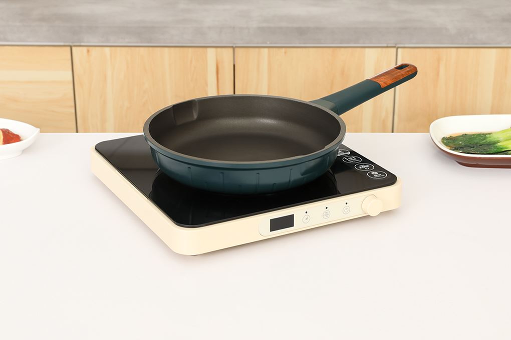 Chảo nhôm chống dính đáy từ 24 cm Delites Y2324 Màu Xanh dương đậm