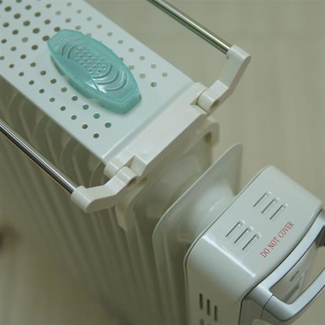 Máy sưởi dầu FujiE OFR4413 Màu Trắng