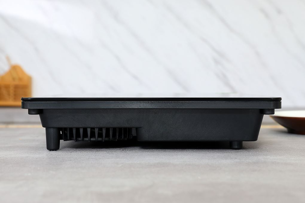 Bếp hồng ngoại đơn Pramie PRTH-1000 2200W Màu Đen