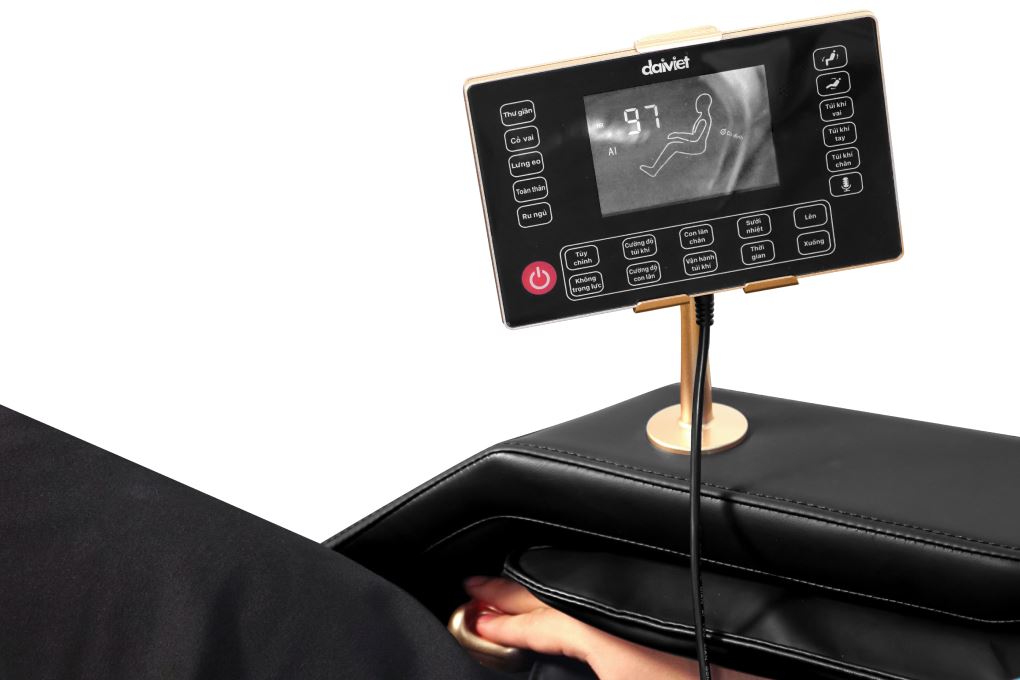 Ghế massage Daikiosan DC200 Màu Đen - Vàng đồng